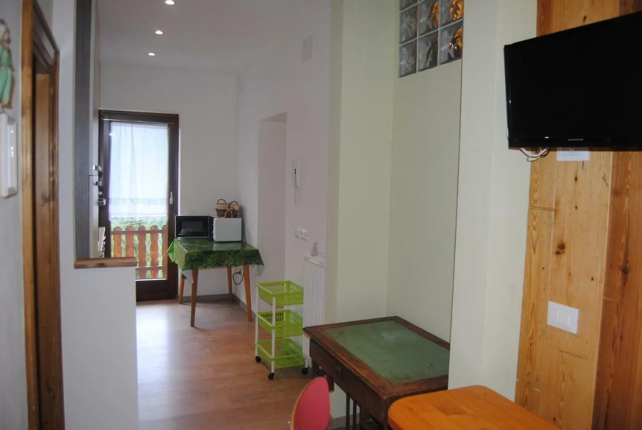 Appartamento Rustico Candide Italy