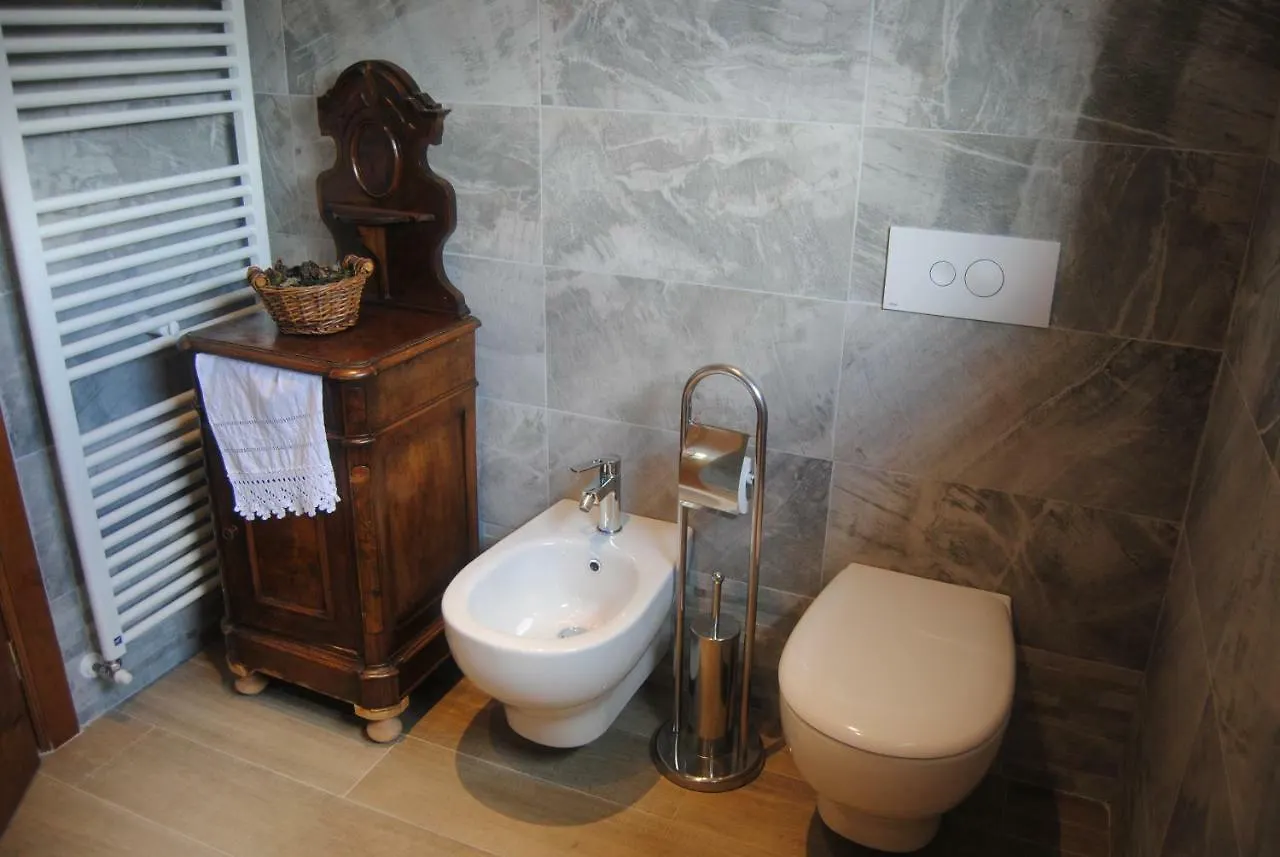 Apartment Appartamento Rustico Candide Italy